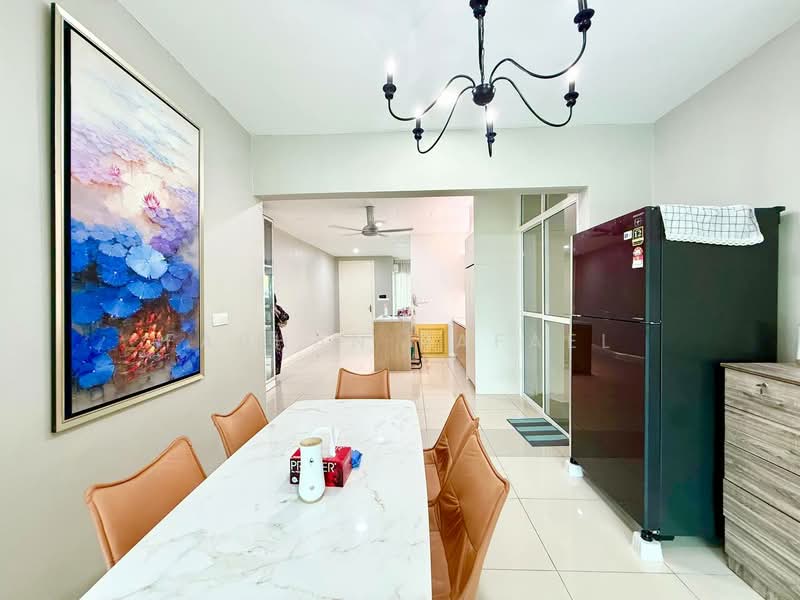 Rumah Teres 2 Tingkat untuk Dijual di Setia Eco Glades (Cyberjaya) - Farhan Rafael - Dining Room - PropertyGuru.com.my