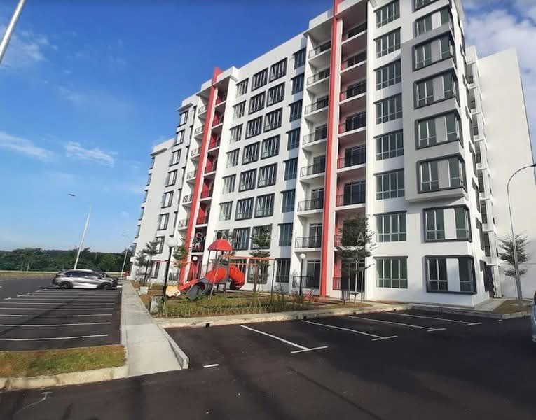 Pangsapuri untuk Dijual di Lake Villa Deluxe - Lisa Azila - Exterior - PropertyGuru.com.my