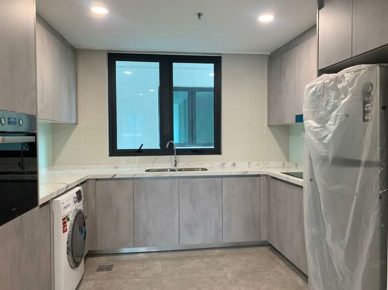 Servis Apartment untuk Dijual di Ooak Serviced Apartments @ Kiara 163 - Kailiang Yu - Kitchen - PropertyGuru.com.my