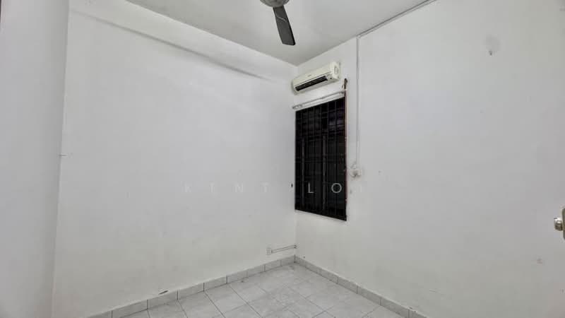 2-storey Terraced House for Sale in Bandar Putra (Kulai) - Kent Loi - Interior - PropertyGuru.com.my