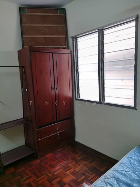 Pangsapuri untuk Disewa di Golden Villa - Pinky Liaw - Bedroom - PropertyGuru.com.my