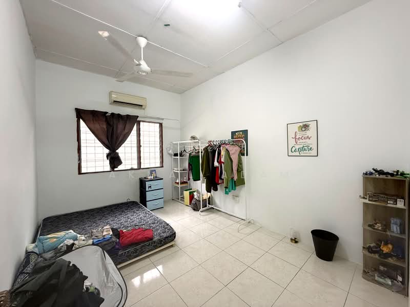 Rumah Teres 2 Tingkat untuk Dijual di Bandar Nusaputra (Puchong) - Akmal Adam - Bedroom - PropertyGuru.com.my