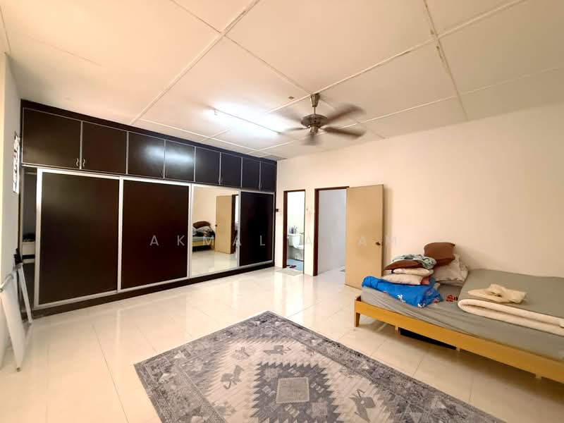Rumah Teres 2 Tingkat untuk Dijual di Bandar Nusaputra (Puchong) - Akmal Adam - Bedroom - PropertyGuru.com.my
