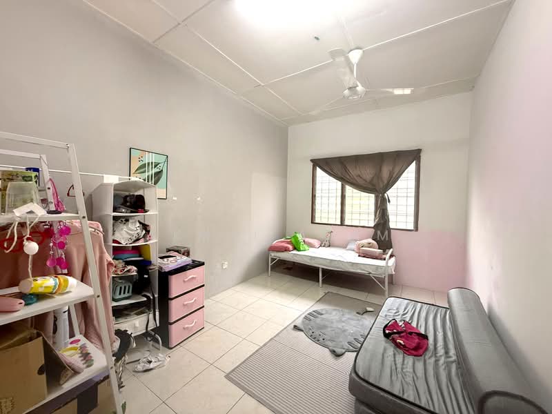 Rumah Teres 2 Tingkat untuk Dijual di Bandar Nusaputra (Puchong) - Akmal Adam - Bedroom - PropertyGuru.com.my