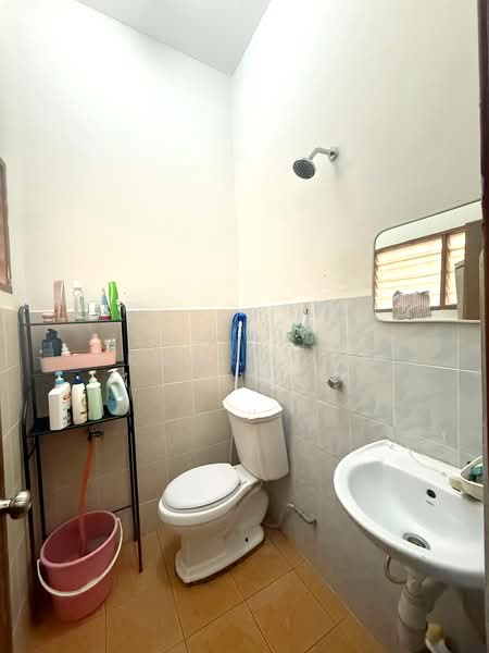Rumah Teres 2 Tingkat untuk Dijual di Bandar Nusaputra (Puchong) - Akmal Adam - Bathroom - PropertyGuru.com.my