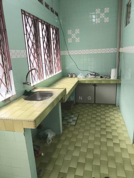 1-storey Terraced House for Rent in Taman Ungku Tun Aminah (Skudai) - YC Fung - Kitchen - PropertyGuru.com.my