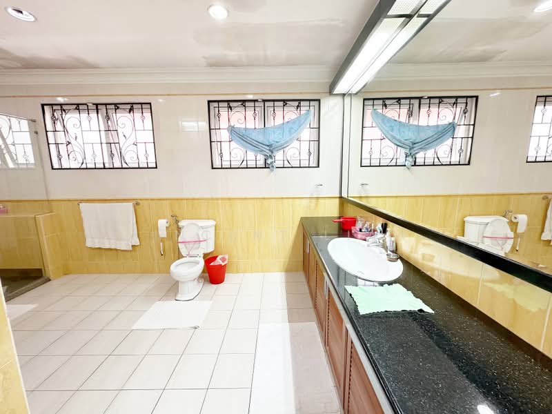 Bungalow House for Sale in Petaling Jaya (Ara Damansara) - Vincent Liaw - Bathroom - PropertyGuru.com.my