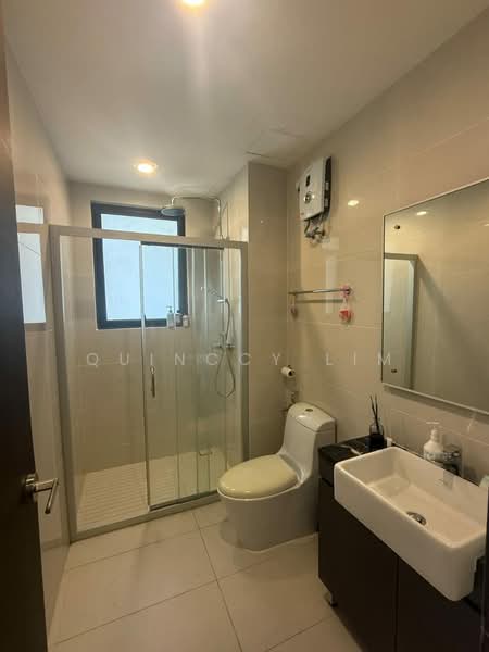 Kondominium untuk Disewa di Bay Point @ Country Garden Danga Bay - Quinccy Lim - Bathroom - PropertyGuru.com.my