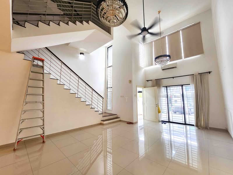 Rumah Teres 3 Tingkat untuk Dijual di Lake Fields (Sungai Besi) - Suki Tan - Living Room - PropertyGuru.com.my