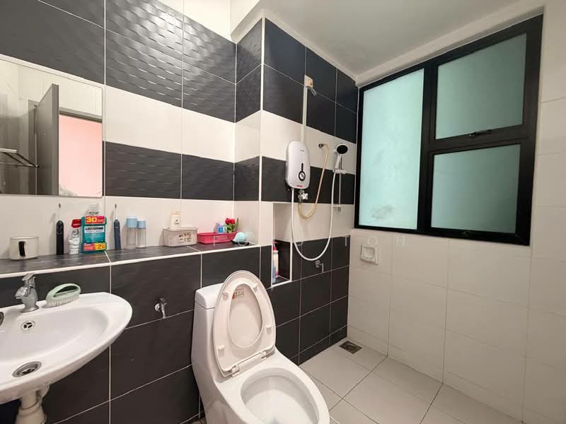 Service Residence for Sale at The Sky Executive Suites - Ee Fong Toh - Bathroom - PropertyGuru.com.my