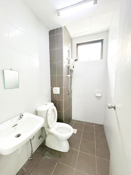 Pangsapuri untuk Dijual di Akasia Residence - KC Ng - Bathroom - PropertyGuru.com.my