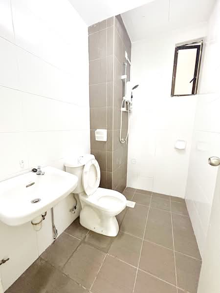 Pangsapuri untuk Dijual di Akasia Residence - KC Ng - Bathroom - PropertyGuru.com.my