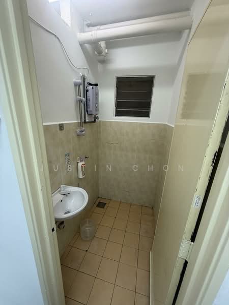 Pangsapuri untuk Disewa di Pangsapuri Mega Indah - Justin Chon - Bathroom - PropertyGuru.com.my
