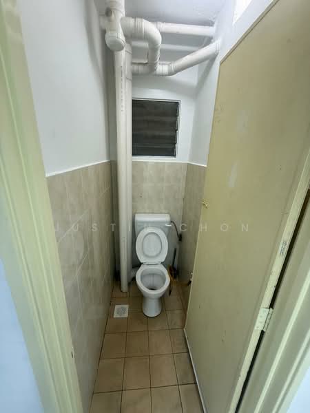 Pangsapuri untuk Disewa di Pangsapuri Mega Indah - Justin Chon - Bathroom - PropertyGuru.com.my