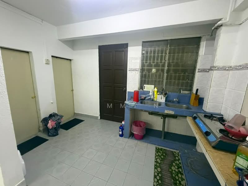 Rumah Teres 2 Tingkat untuk Disewa di Bandar Menjalara (Kuala Lumpur) - Cammy N - Kitchen - PropertyGuru.com.my