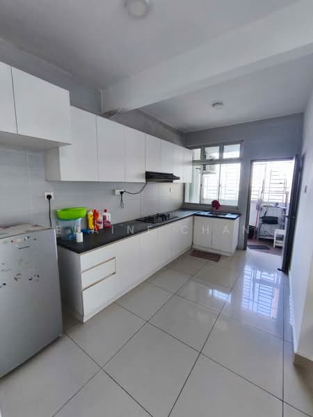 Servis Apartment untuk Disewa di Larkin Heights - Elaine Chan - Kitchen - PropertyGuru.com.my