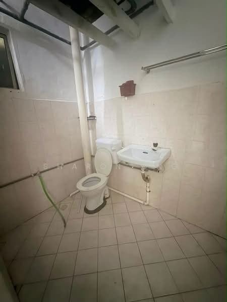 Apartment for Sale at Sri Awana Townhouse - Sharon Ong - Bathroom - PropertyGuru.com.my