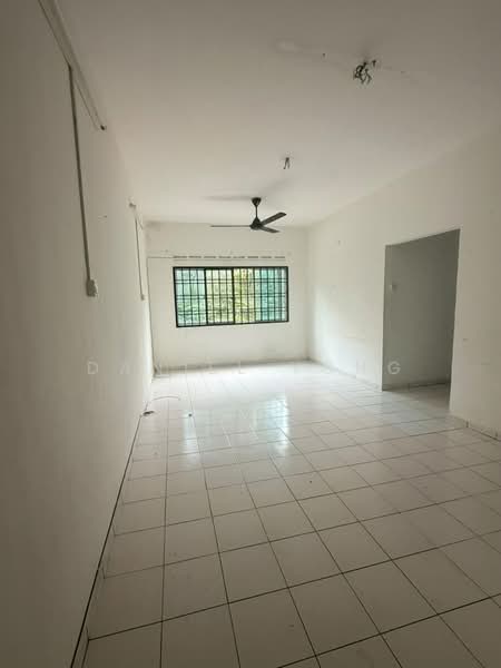 Flat for Sale at Taman Pulai Utama - Daniel Yong - Living Room - PropertyGuru.com.my