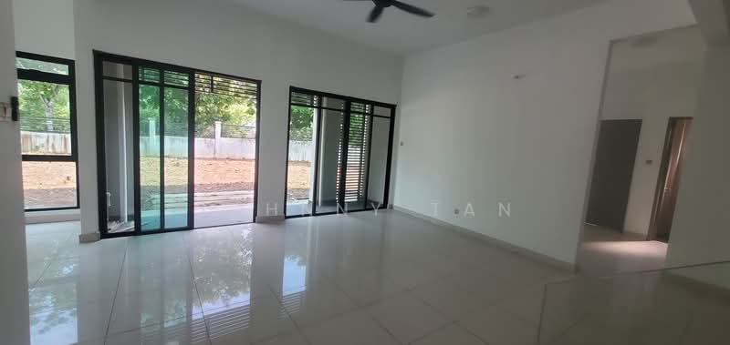 Rumah Berkembar untuk Dijual di Shah Alam (Selangor) - Johnny Tan - Living Room - PropertyGuru.com.my