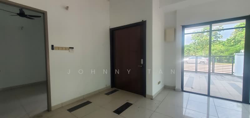 Rumah Berkembar untuk Dijual di Shah Alam (Selangor) - Johnny Tan - Entrance - PropertyGuru.com.my