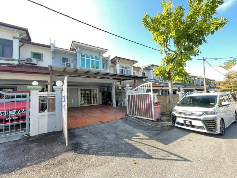 Rumah Teres 2 Tingkat untuk Dijual di Seksyen 4 (Kota Damansara) - Nadiah Abdullah - Exterior - PropertyGuru.com.my