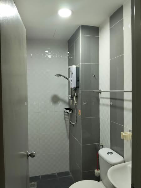 Condominium for Sale at 228 Kondominium - Ketty Ching - Bathroom - PropertyGuru.com.my