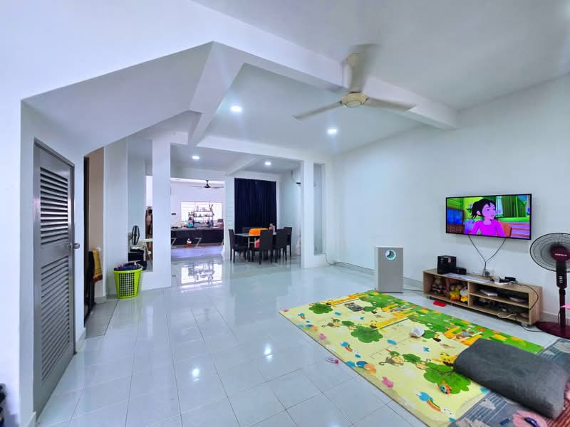 Rumah Teres untuk Dijual di Kajang (Selangor) - Izzah Alias - Living Room - PropertyGuru.com.my