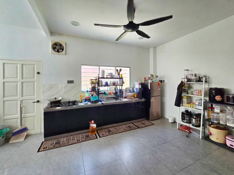 Rumah Teres untuk Dijual di Kajang (Selangor) - Izzah Alias - Kitchen - PropertyGuru.com.my