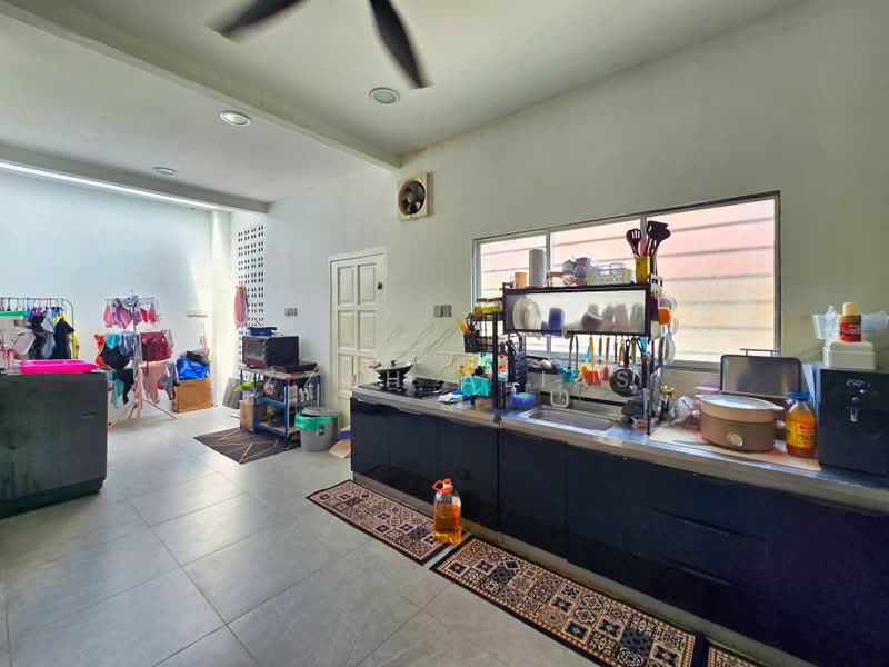Rumah Teres untuk Dijual di Kajang (Selangor) - Izzah Alias - Kitchen - PropertyGuru.com.my