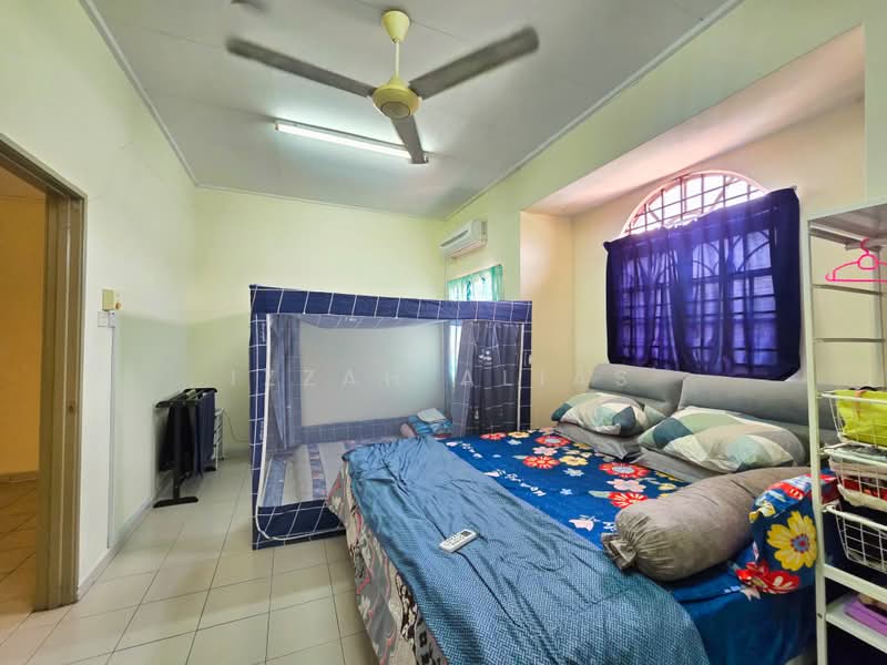 Rumah Teres untuk Dijual di Kajang (Selangor) - Izzah Alias - Bedroom - PropertyGuru.com.my