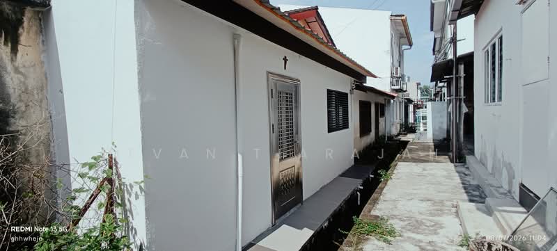 Rumah Teres 1 Tingkat untuk Dijual di Taman Ehsan (Kepong) - Devan Tiarajah - Rear Exterior With Security Door - PropertyGuru.com.my