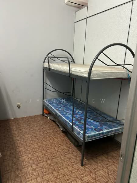 Kilang untuk Dijual di Kampung Bukit Kemuning (Shah Alam) - Jyden Tiew - Bedroom - PropertyGuru.com.my
