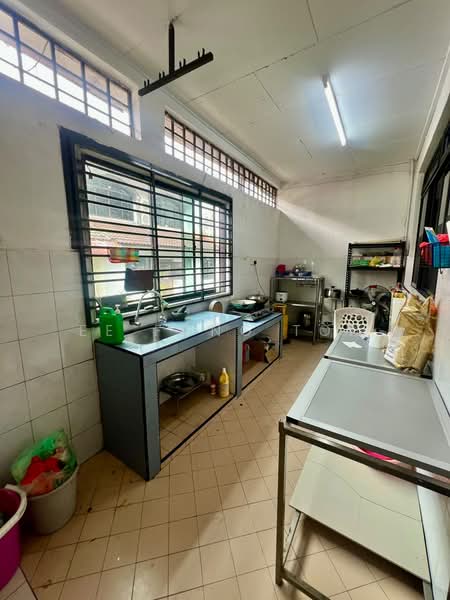 Rumah Teres 2 Tingkat untuk Dijual di Taman Bukit Mewah (Tampoi) - Ee Fong Toh - Kitchen - PropertyGuru.com.my