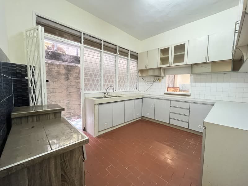 Rumah Banglo untuk Dijual di Taman Midah (Cheras) - Cindy Tan - Kitchen - PropertyGuru.com.my