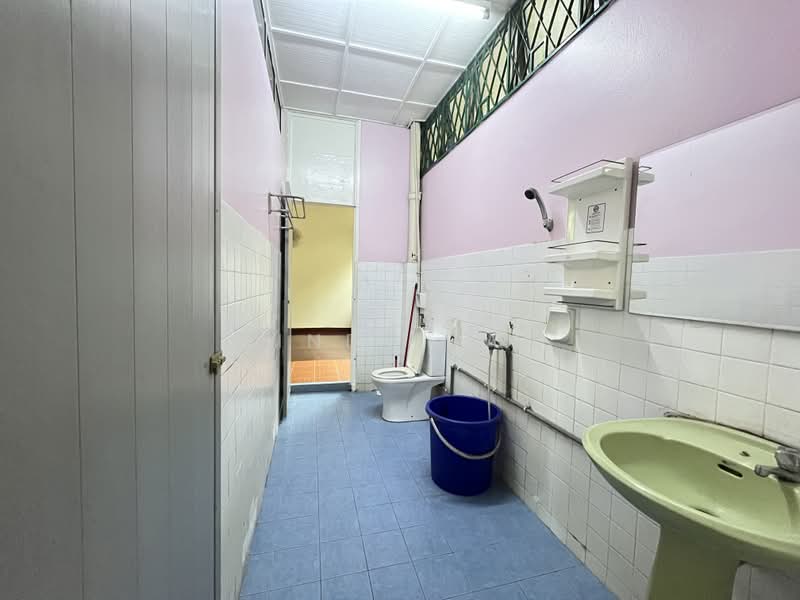Rumah Banglo untuk Dijual di Taman Midah (Cheras) - Cindy Tan - Bathroom - PropertyGuru.com.my