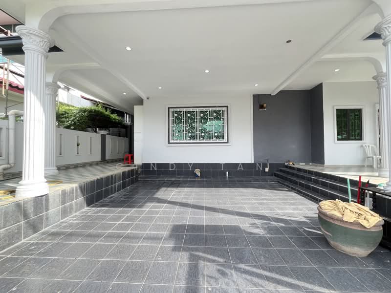 Rumah Banglo untuk Dijual di Taman Midah (Cheras) - Cindy Tan - Parking lot - PropertyGuru.com.my
