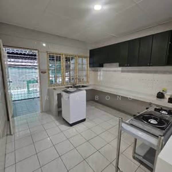 Semi-Detached House for Rent in Tabuan Laru (Kuching) - Erica Bong - Kitchen - PropertyGuru.com.my