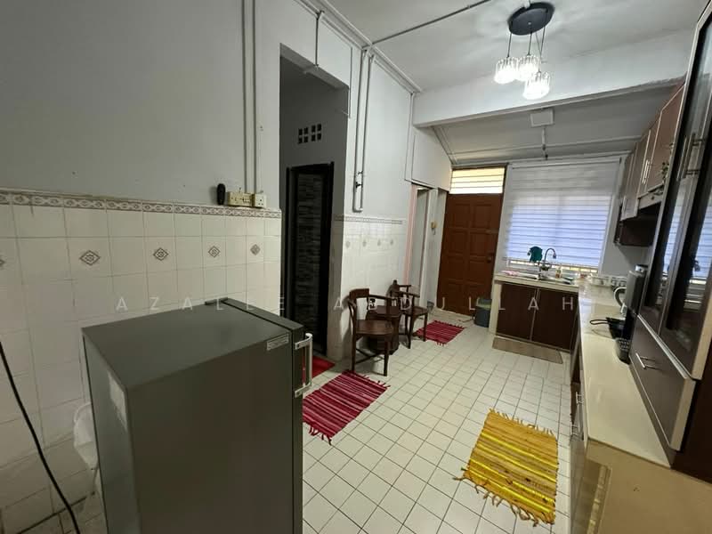 Rumah Teres untuk Disewa di Indera Mahkota 2 (Kuantan) - Azalee Abdullah - Kitchen - PropertyGuru.com.my