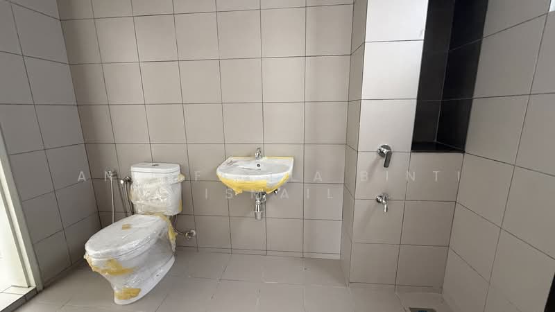 Terraced House for Sale in Klang (Selangor) - Anil Fazila Binti Ismail - Bathroom - PropertyGuru.com.my