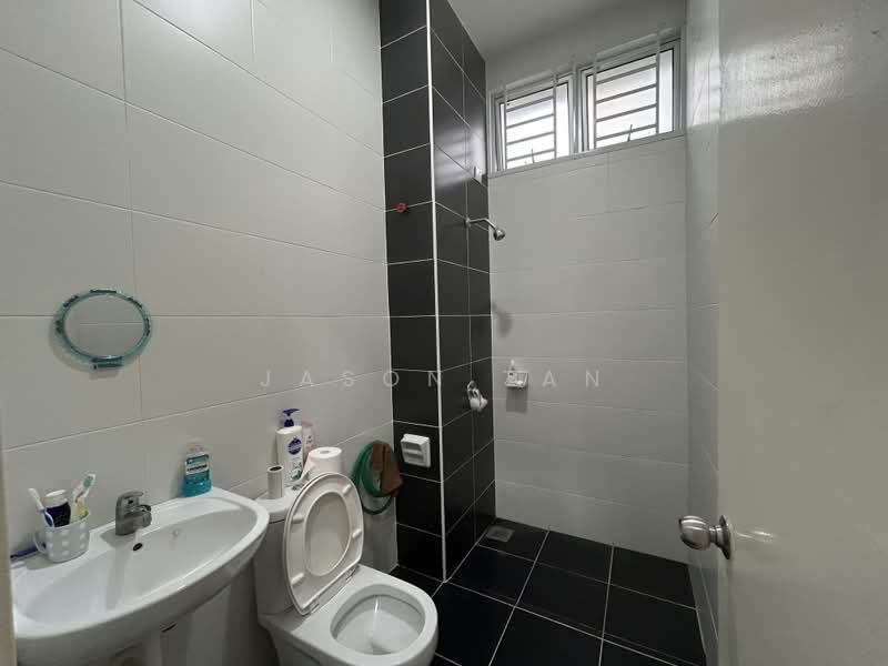 Rumah Teres 2 Tingkat untuk Dijual di Taman Eco Cascadia (Tebrau) - Jason Tan - Bathroom - PropertyGuru.com.my