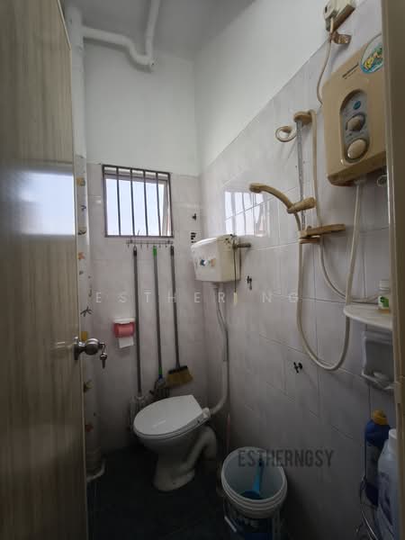 Rumah Teres 2 Tingkat untuk Dijual di Taman Sri Gadong (Klang) - Esther Ng - Bathroom - PropertyGuru.com.my