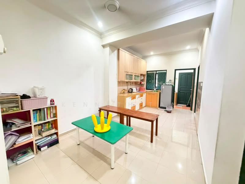 1-storey Terraced House for Sale in Bukit Indah (Iskandar Puteri (Nusajaya)) - Kenneth Tan - Kitchen - PropertyGuru.com.my