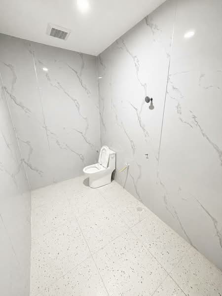 Rumah Berkembar untuk Dijual di Taman Bunga Ros (Tebrau) - Win Lim - Bathroom - PropertyGuru.com.my