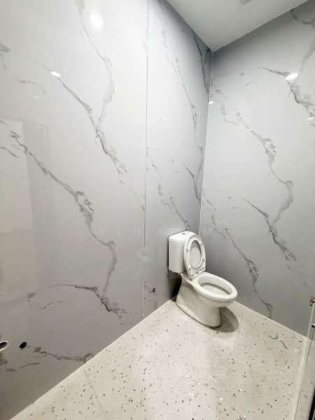 Rumah Berkembar untuk Dijual di Taman Bunga Ros (Tebrau) - Win Lim - Bathroom - PropertyGuru.com.my