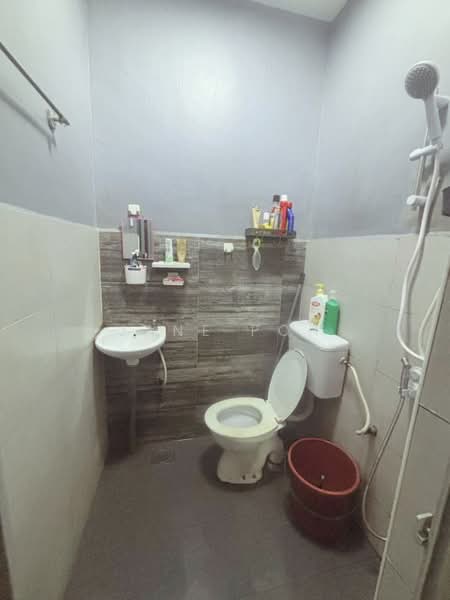 Rumah Teres 1 Tingkat untuk Dijual di Taman Kota Masai (Pasir Gudang) - Jane Poh - Bathroom - PropertyGuru.com.my