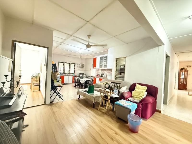 Rumah Banglo untuk Dijual di Kampung Tunku (Petaling Jaya) - Faisal Abu Omar - Living Room - PropertyGuru.com.my