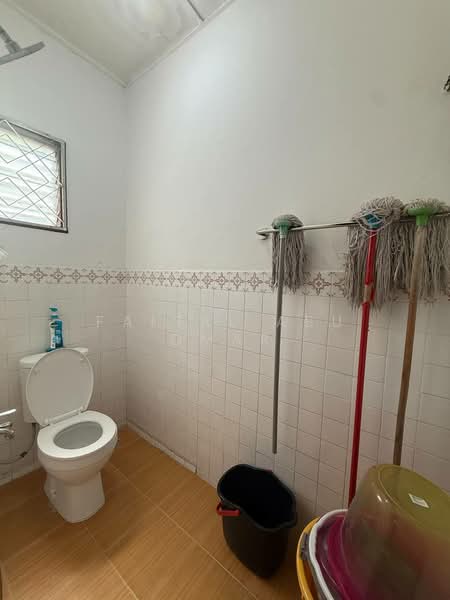 Rumah Banglo untuk Dijual di Kampung Tunku (Petaling Jaya) - Faisal Abu Omar - Bathroom - PropertyGuru.com.my