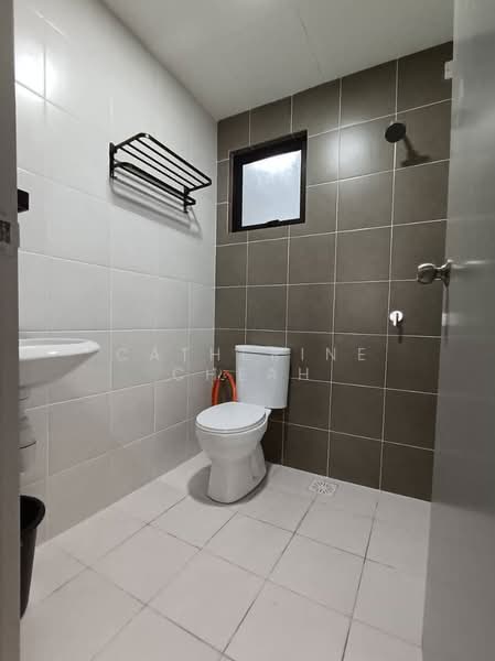 Condominium for Sale at Dezire Hill Residence - Catherine Cheah - Bathroom - PropertyGuru.com.my