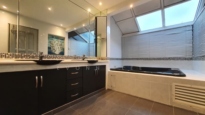 Bungalow for Sale in Damansara Heights (Damansara Heights) - Evonne Lee - Bathroom - PropertyGuru.com.my