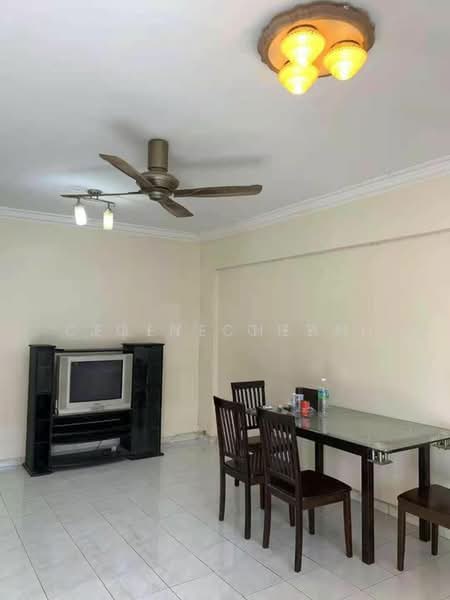 Pangsapuri untuk Disewa di Eastern Court - Joey Cheah - Living Room - PropertyGuru.com.my